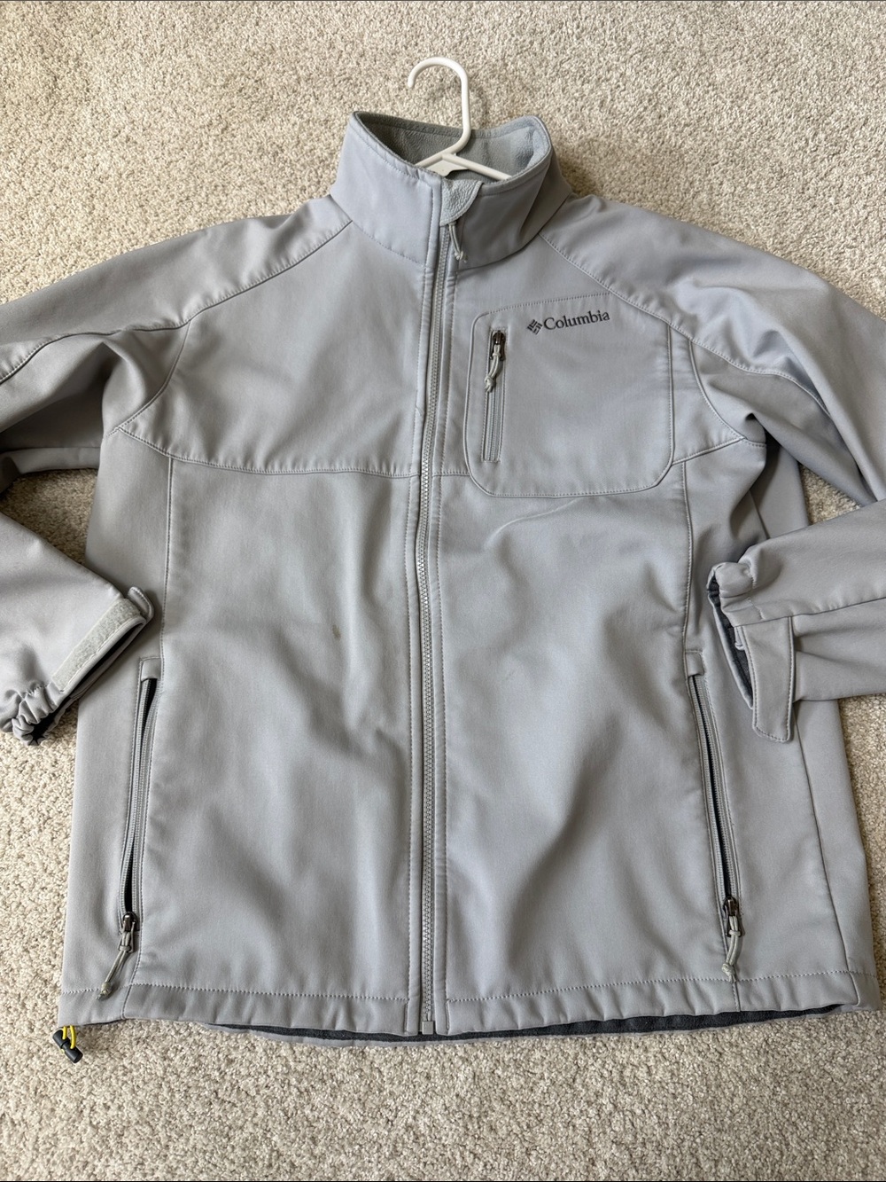 Columbia Light Gray Men's Softshell Performance Jacket (large)